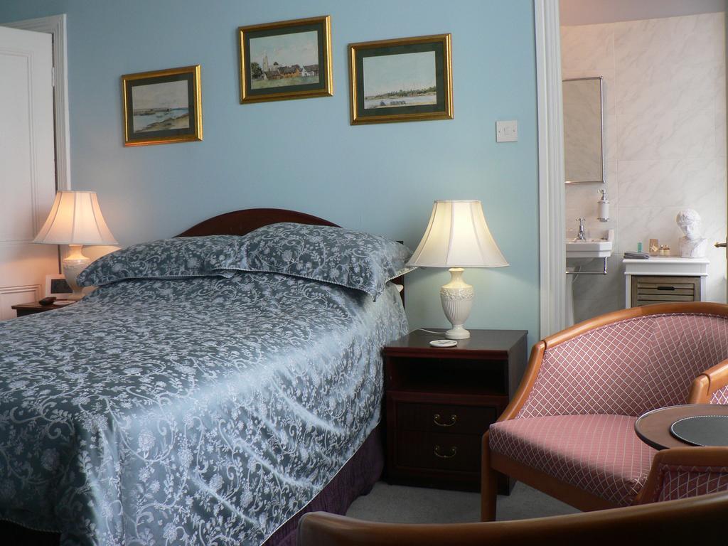 16 Franklin Bijou Boutique Bed and Breakfast Harrogate Kamer foto
