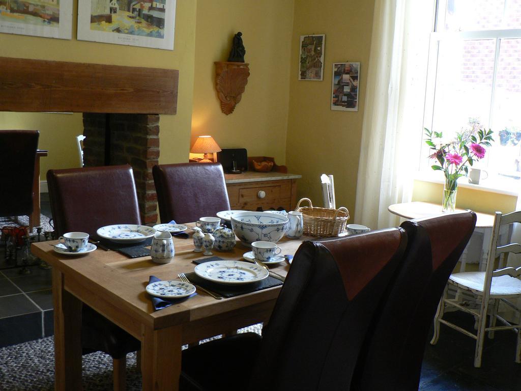 16 Franklin Bijou Boutique Bed and Breakfast Harrogate Buitenkant foto