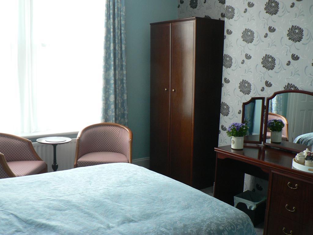 16 Franklin Bijou Boutique Bed and Breakfast Harrogate Kamer foto