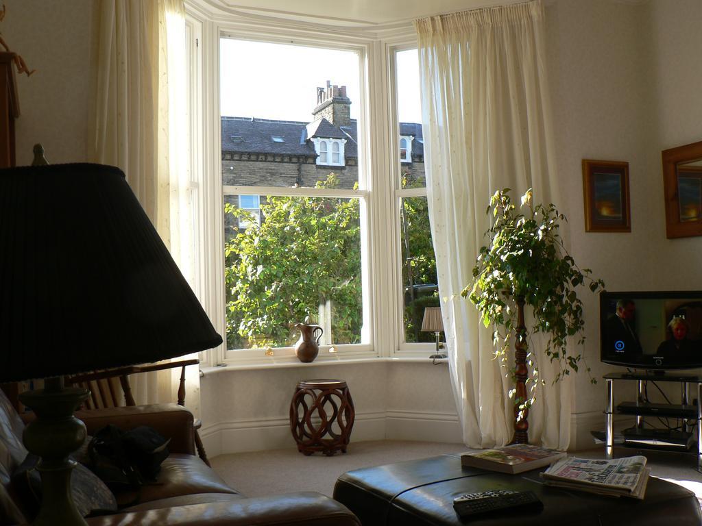 16 Franklin Bijou Boutique Bed and Breakfast Harrogate Buitenkant foto